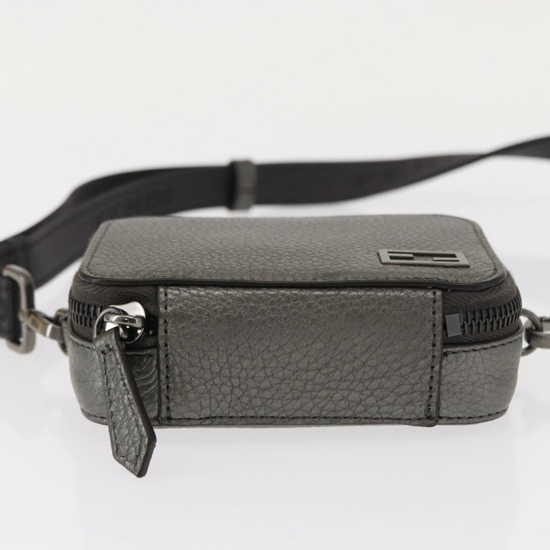 【日本直送】FENDI 銀色皮革肩背包 Auth bs30741-4