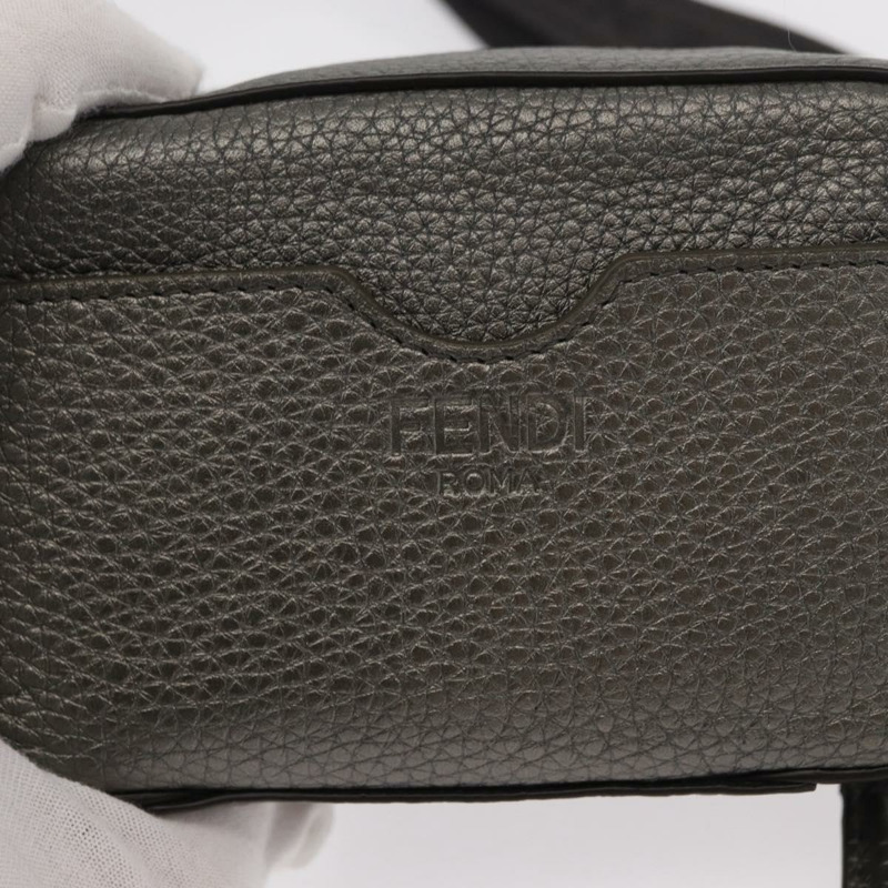 【日本直送】FENDI 銀色皮革肩背包 Auth bs30741-17