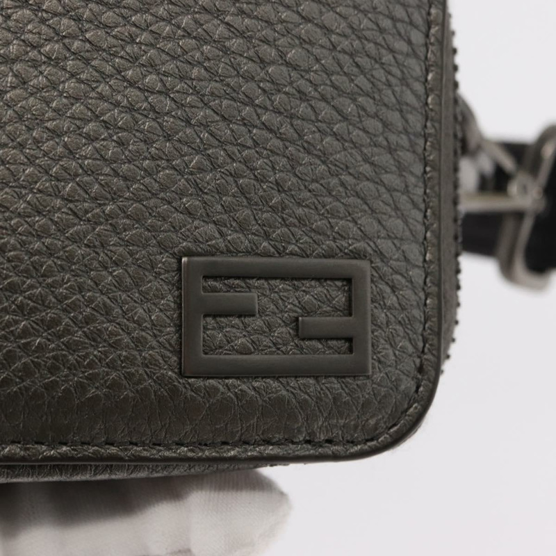 【日本直送】FENDI 銀色皮革肩背包 Auth bs30741-18
