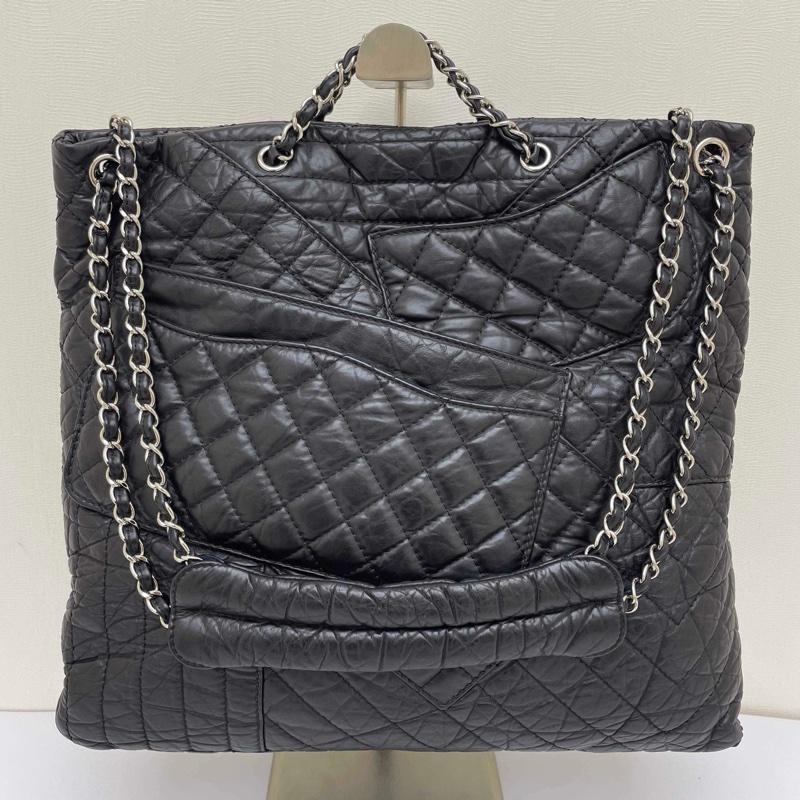 CHANEL 2.55黑銀油臘皮 多口袋機場包 13開有卡 尺寸約38*9*34。-2