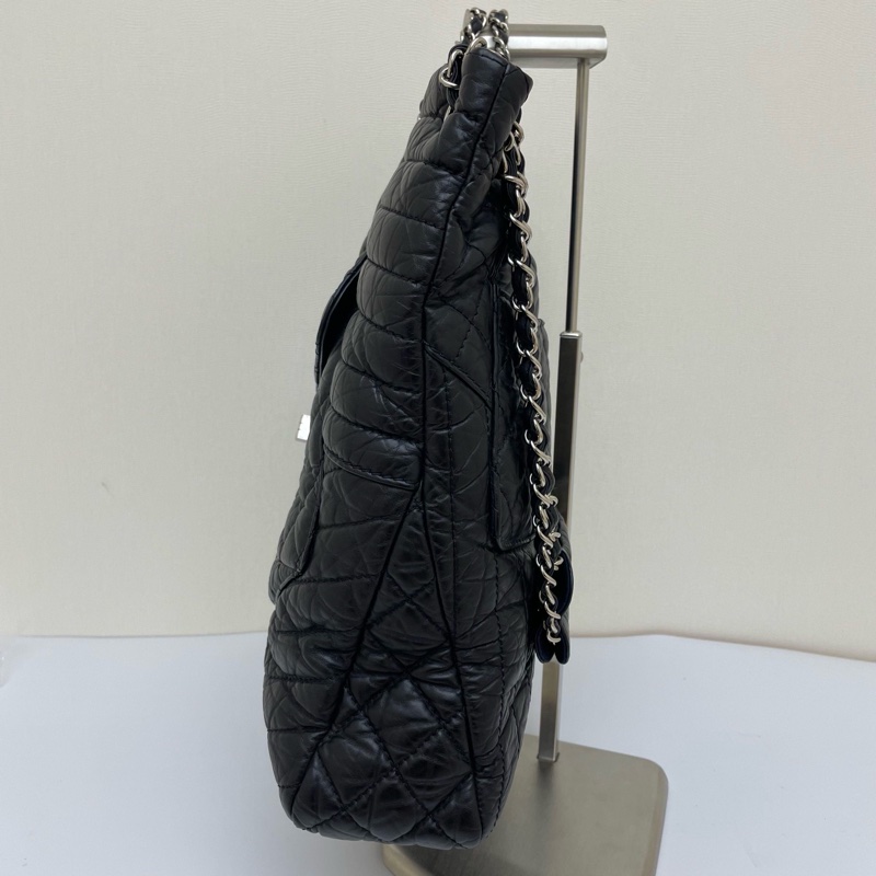 CHANEL 2.55黑銀油臘皮 多口袋機場包 13開有卡 尺寸約38*9*34。-4