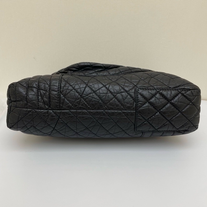 CHANEL 2.55黑銀油臘皮 多口袋機場包 13開有卡 尺寸約38*9*34。-5