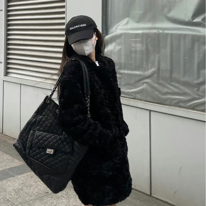 CHANEL 2.55黑銀油臘皮 多口袋機場包 13開有卡 尺寸約38*9*34。-7