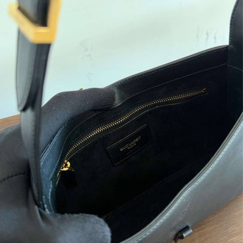 🏷️ YSL Hobo-7