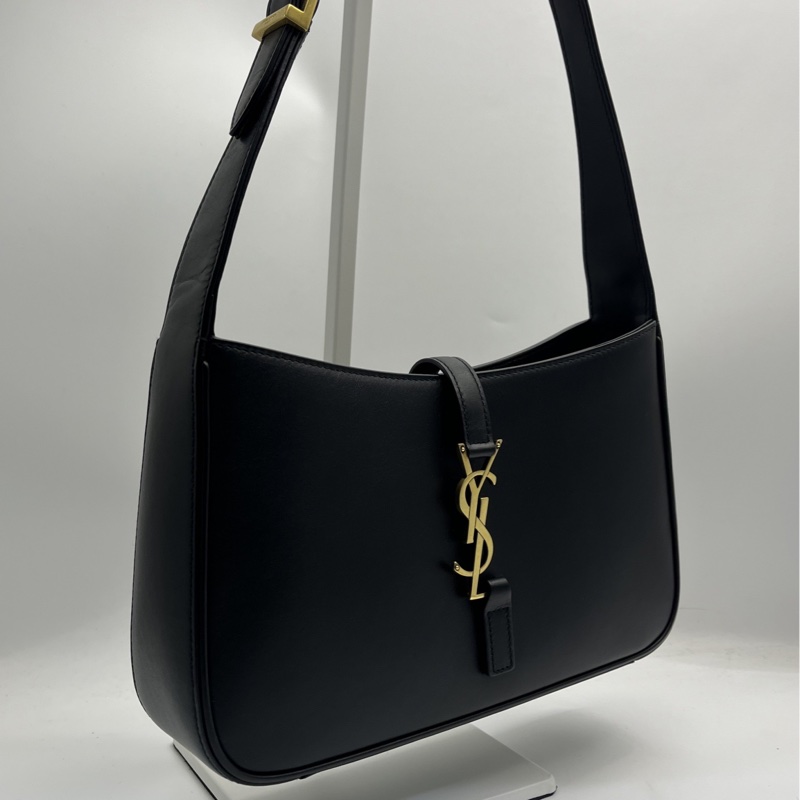 🏷️ YSL Hobo-17