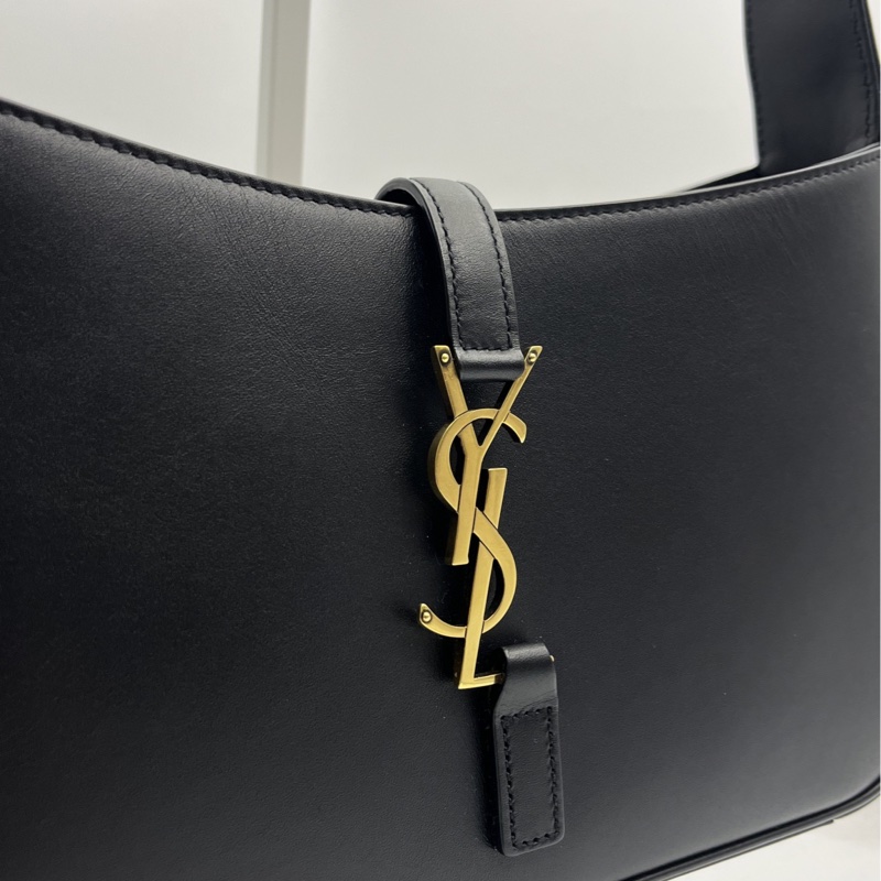 🏷️ YSL Hobo-18