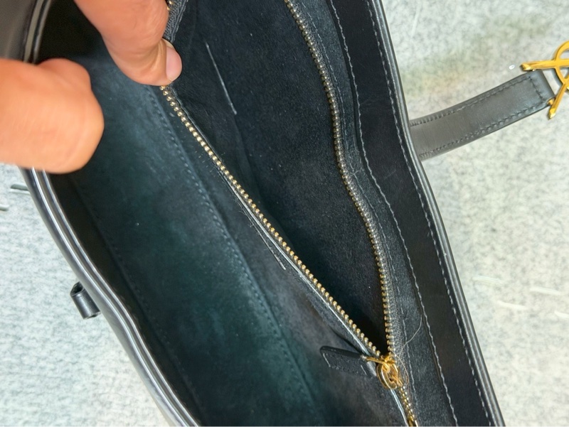 🏷️ YSL Hobo-20