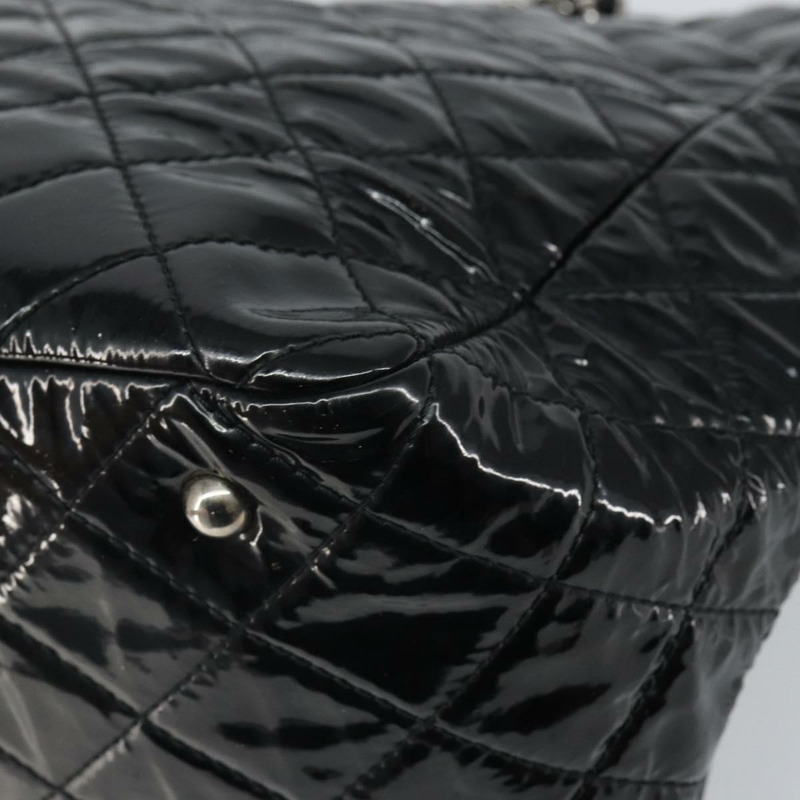 【日本直送】香奈兒 Matelasse 鏈條托特包，漆皮材質，黑色銀色雙C標誌，正品編號 yk19941-11
