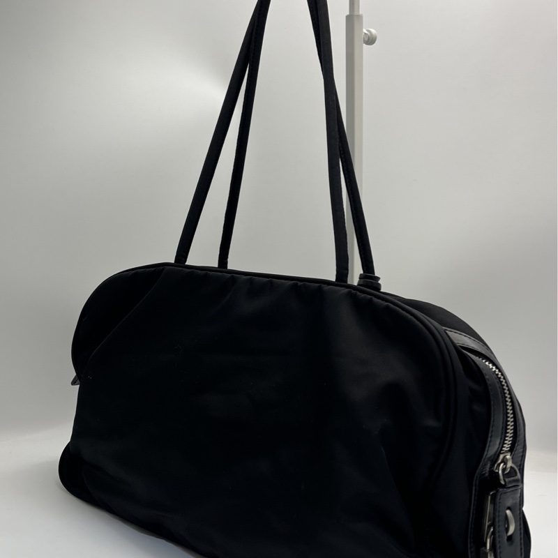 🏷️ Prada Hobo-4