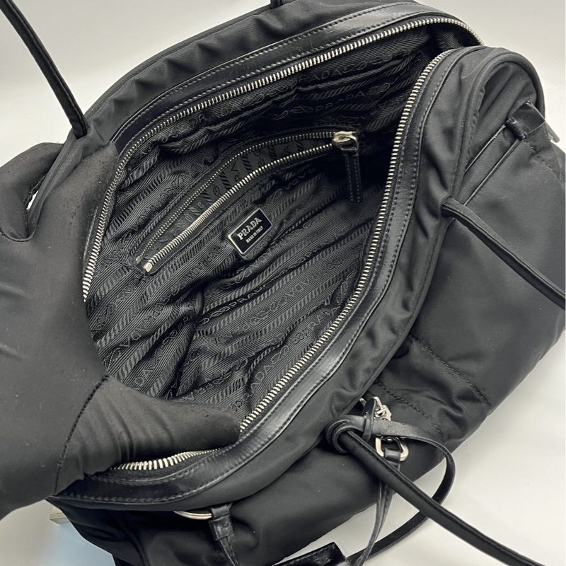 🏷️ Prada Hobo-6