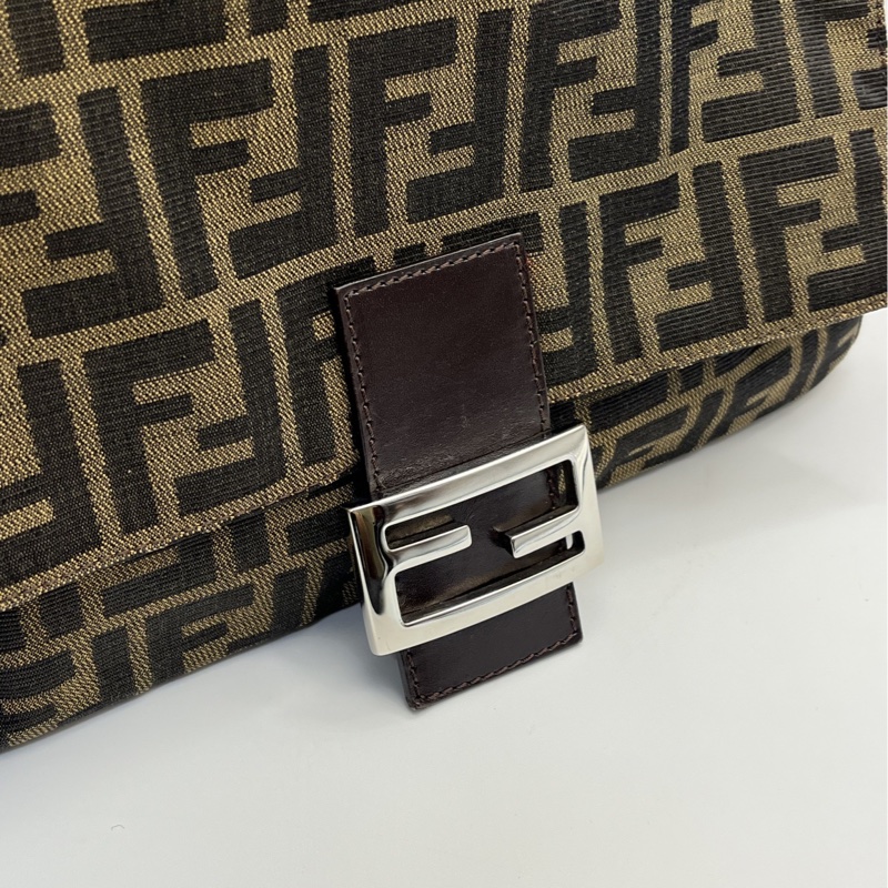 🏷️ Fendi法棍包-4