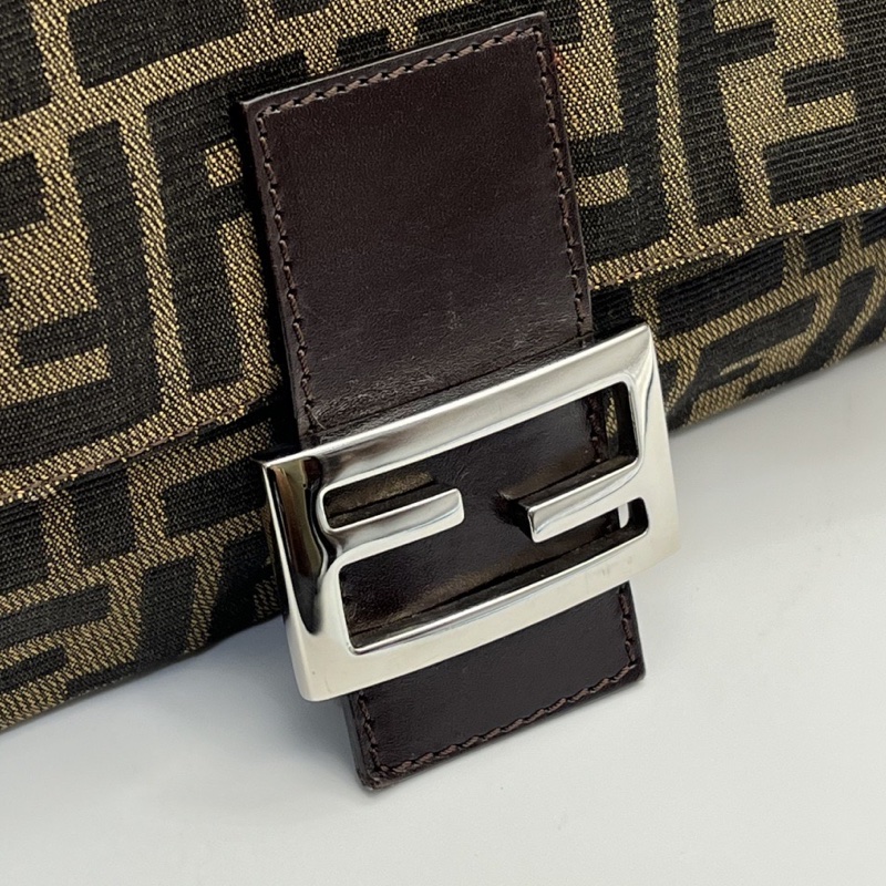 🏷️ Fendi法棍包-13