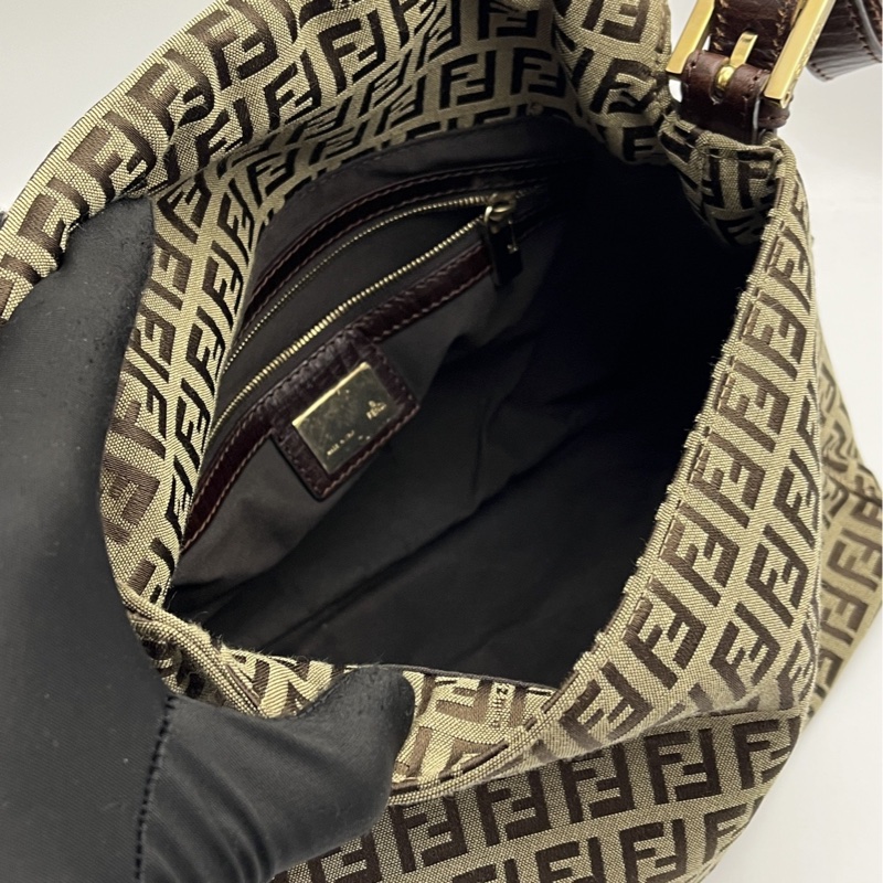 🏷️ Fendi 法棍包-4
