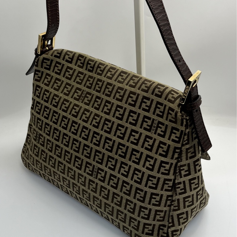 🏷️ Fendi 法棍包-7