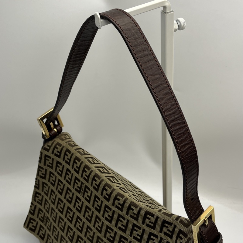 🏷️ Fendi 法棍包-12
