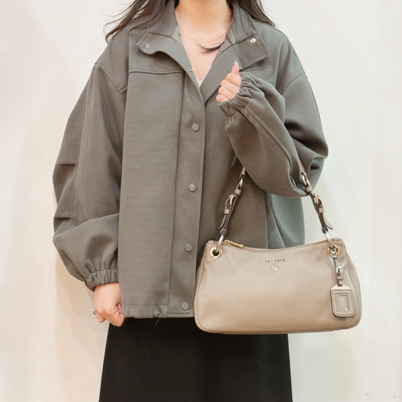 莉亞精品♡ Prada 手提包大象灰 二手美包-1