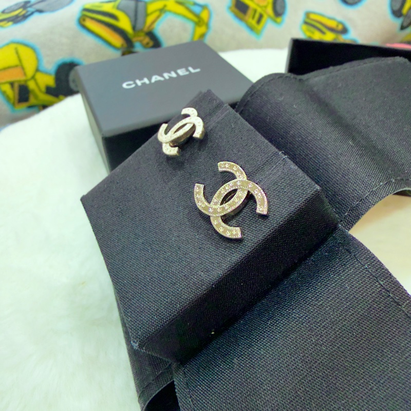 全新 Chanel 經典金色星芒刻紋雙c logo耳環/針式耳環-3