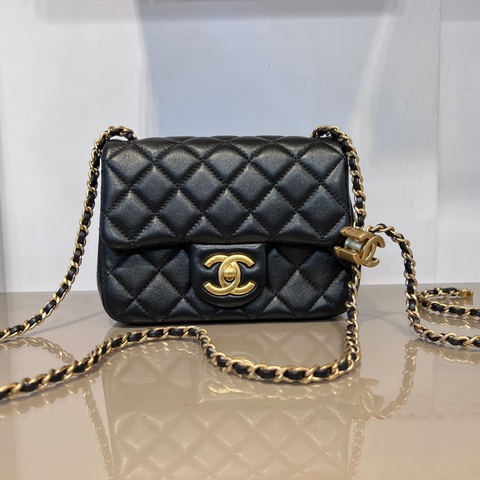 Chanel 黑羊皮菱格紋Mini Flap雙C調節金釦下蓋肩斜背口蓋包