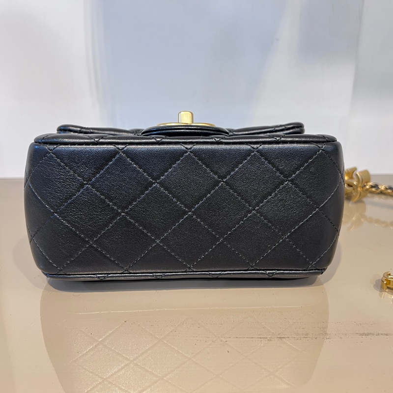 Chanel 黑羊皮菱格紋Mini Flap雙C調節金釦下蓋肩斜背口蓋包-2