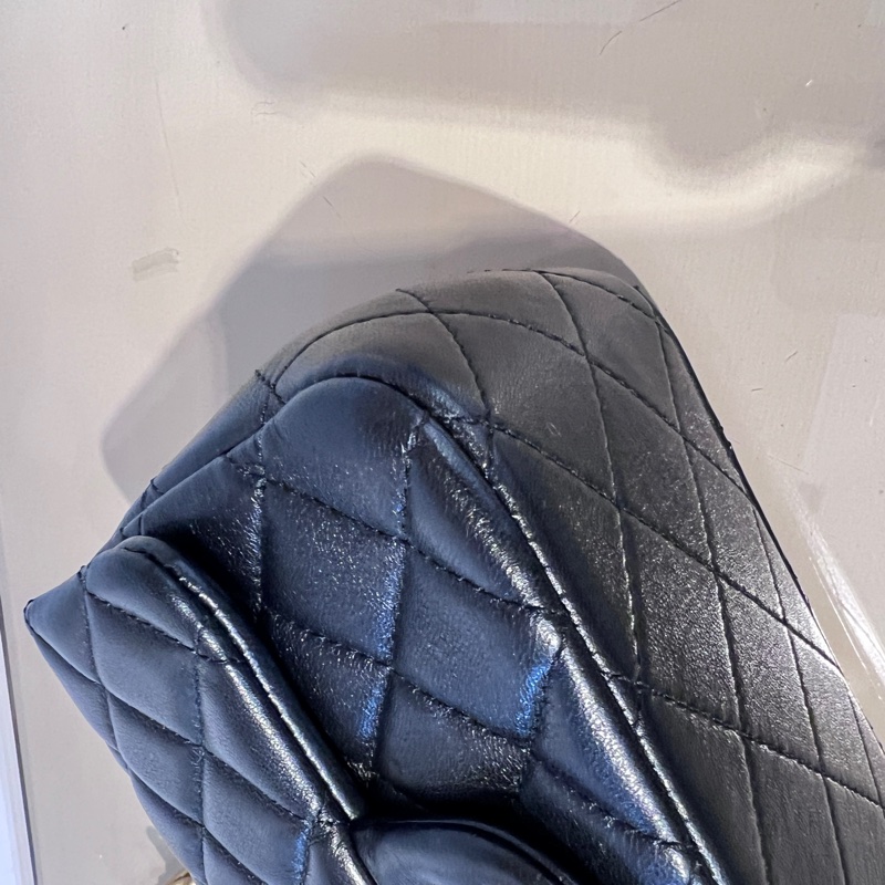 Chanel 黑羊皮菱格紋Mini Flap雙C調節金釦下蓋肩斜背口蓋包-6