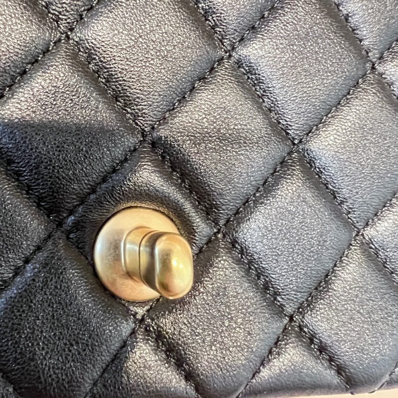 Chanel 黑羊皮菱格紋Mini Flap雙C調節金釦下蓋肩斜背口蓋包-17