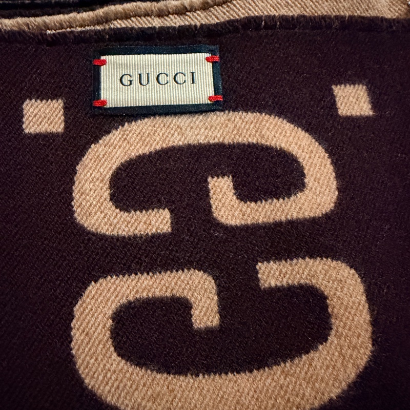 GUCCI全新雙面大G羊毛圍巾-1