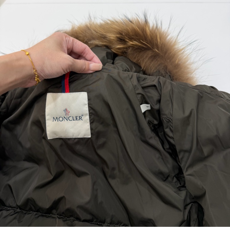 moncler GENE GIUBBOTTO 貉子毛 橄欖綠 羽絨 羽絨外套 防風外套 夾克 外套-17