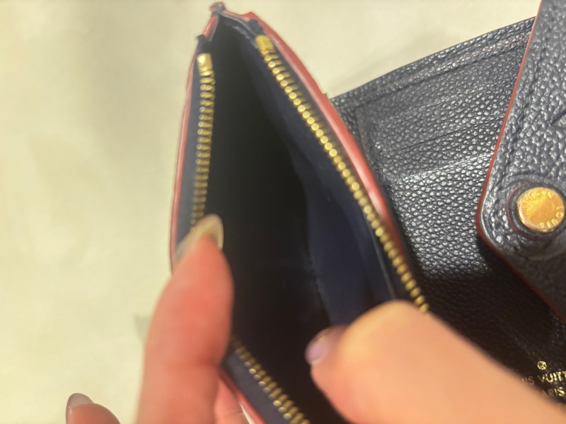 LV 海軍藍壓印三折短夾-5