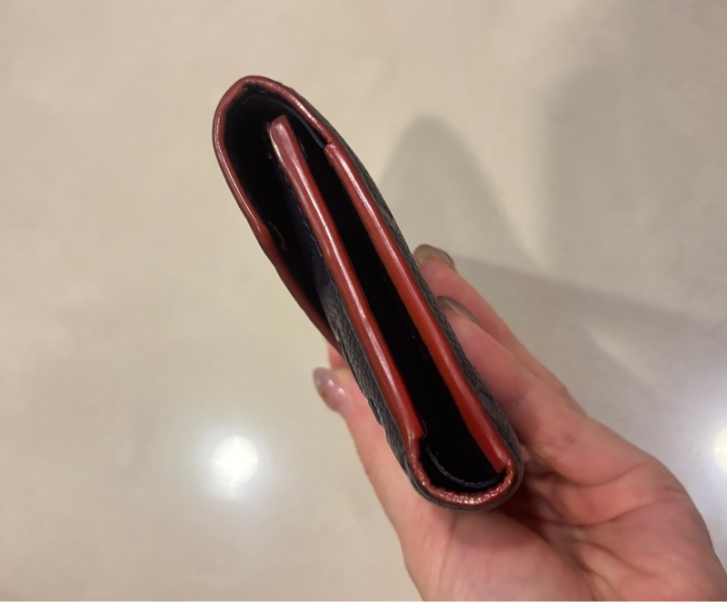 LV 海軍藍壓印三折短夾-12