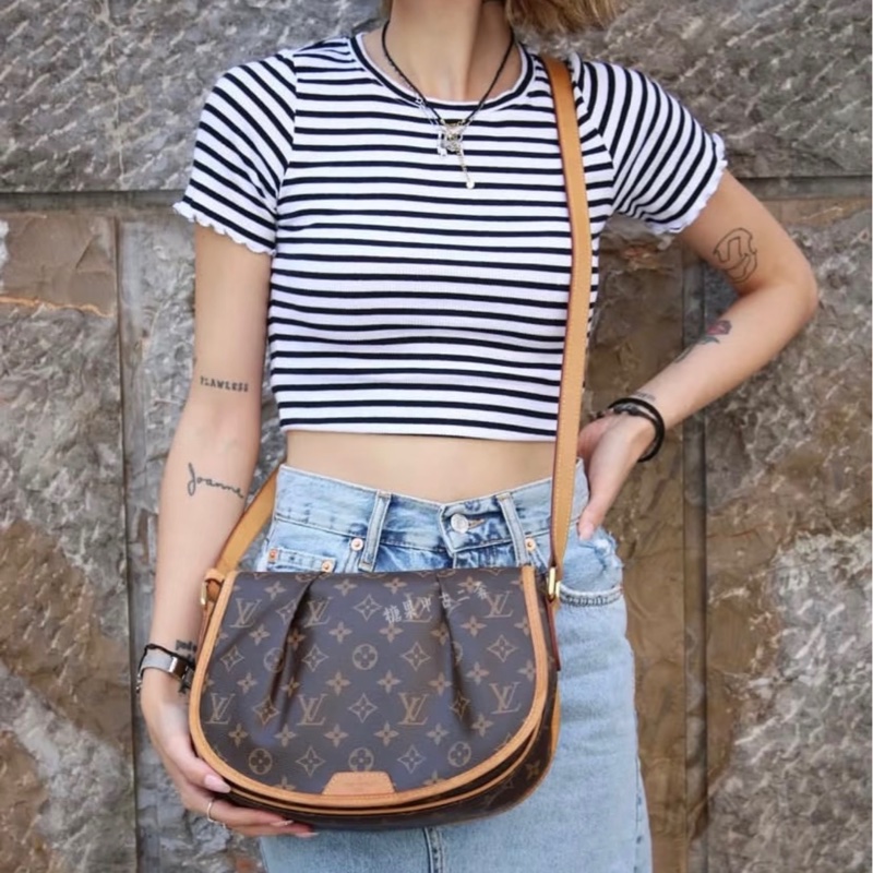 「JL精品代購」 9新 Lv 老花 南瓜馬鞍 斜背包-1