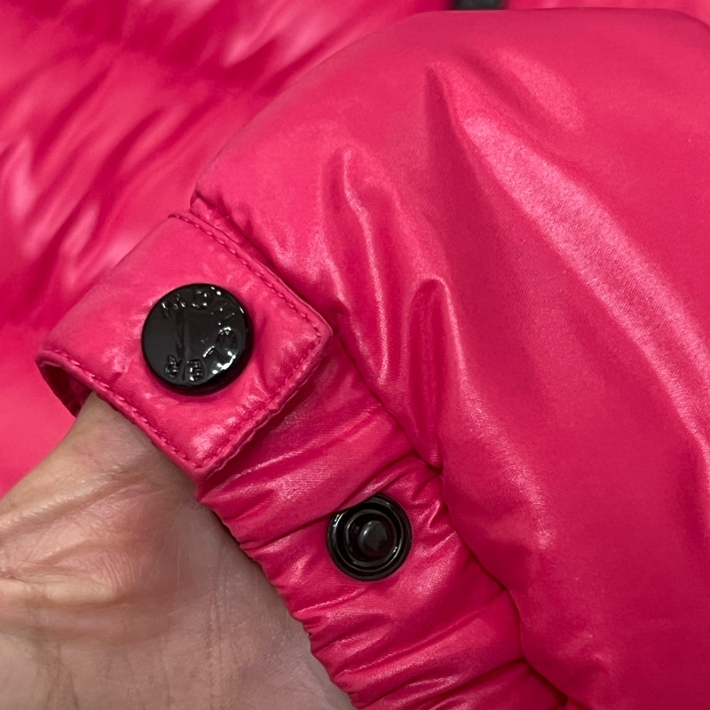 Moncler 桃紅色連帽羽絨外套 厚款-7