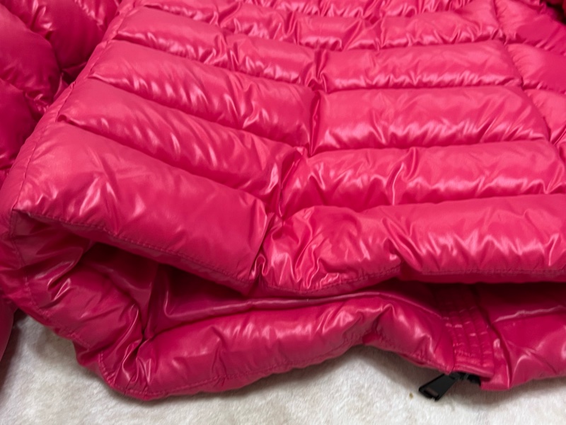 Moncler 桃紅色連帽羽絨外套 厚款-16