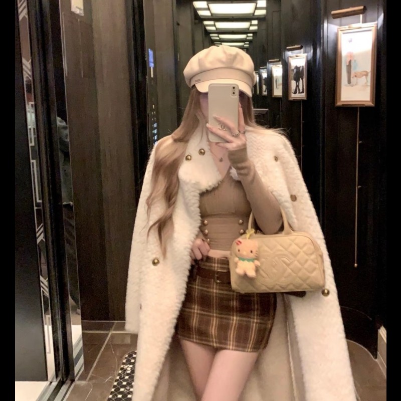 Chanel 香奈兒 奶油色帆布菱格紋大雙C流蘇包 保齡球包 波士頓包-0