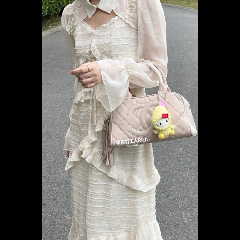 Chanel 香奈兒 奶油色帆布菱格紋大雙C流蘇包 保齡球包 波士頓包-1
