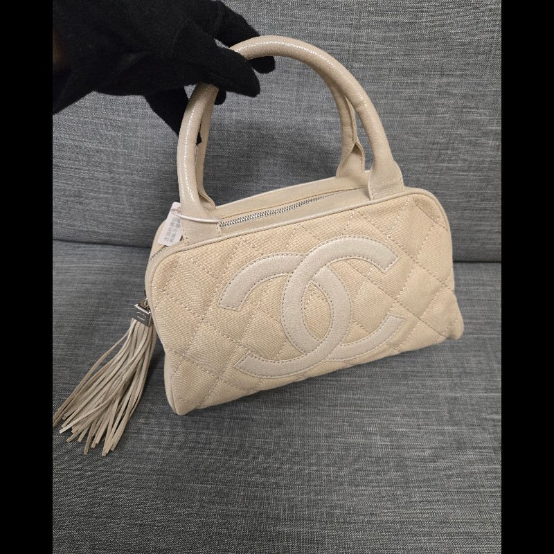 Chanel 香奈兒 奶油色帆布菱格紋大雙C流蘇包 保齡球包 波士頓包-2
