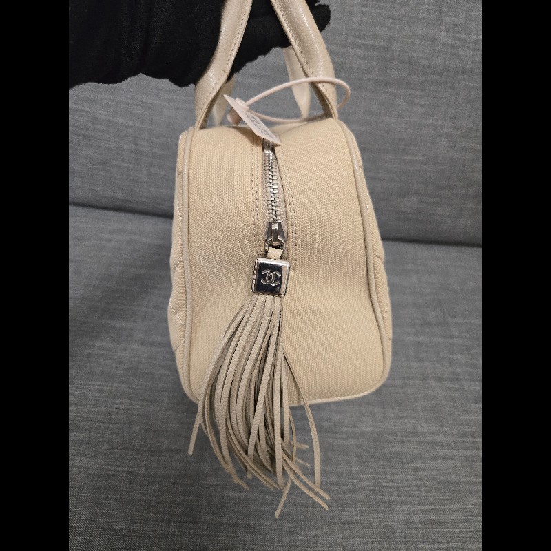 Chanel 香奈兒 奶油色帆布菱格紋大雙C流蘇包 保齡球包 波士頓包-5