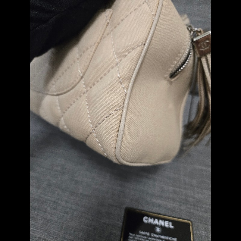 Chanel 香奈兒 奶油色帆布菱格紋大雙C流蘇包 保齡球包 波士頓包-24
