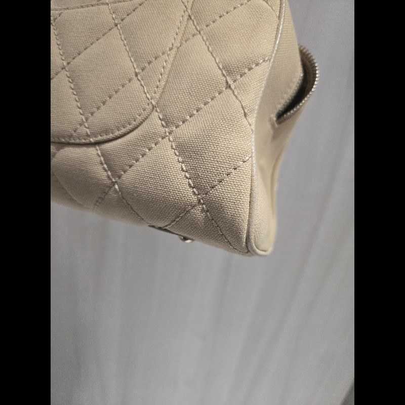 Chanel 香奈兒 奶油色帆布菱格紋大雙C流蘇包 保齡球包 波士頓包-34