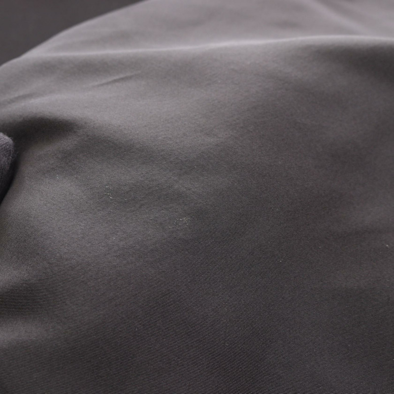 Valentino 黑色絲質短版夾克，二手女款 #48-10