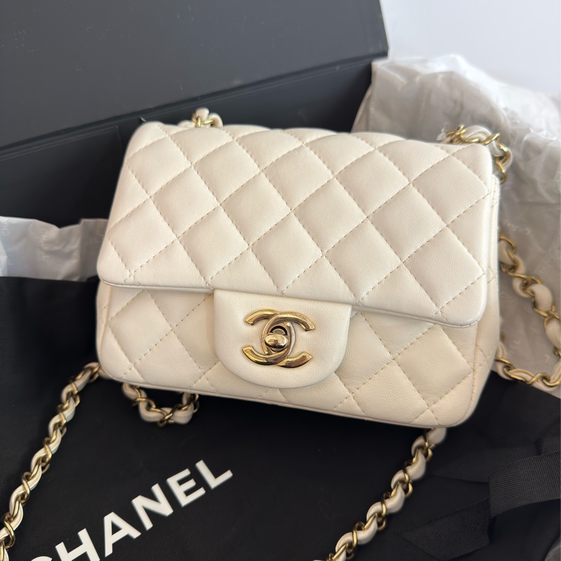 二手CHANEL白色羊皮金釦方胖A35200-0