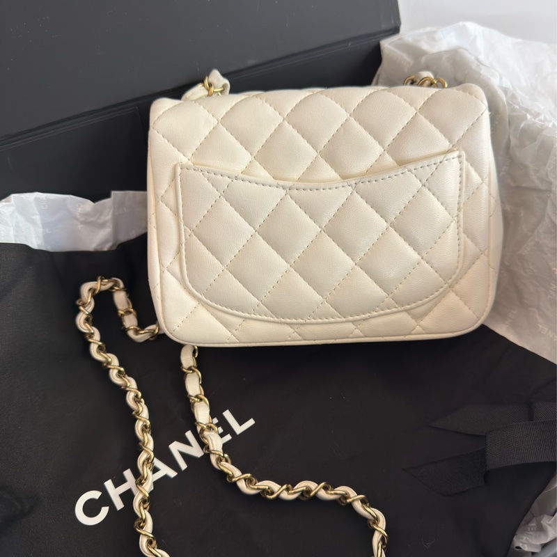 二手CHANEL白色羊皮金釦方胖A35200-1