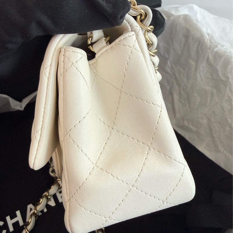 二手CHANEL白色羊皮金釦方胖A35200-3