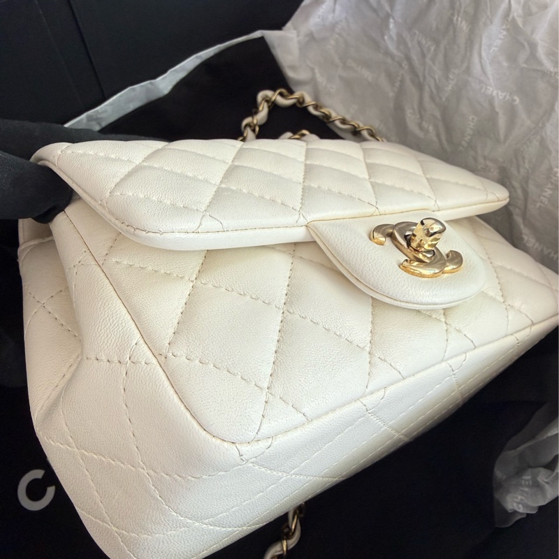 二手CHANEL白色羊皮金釦方胖A35200-6