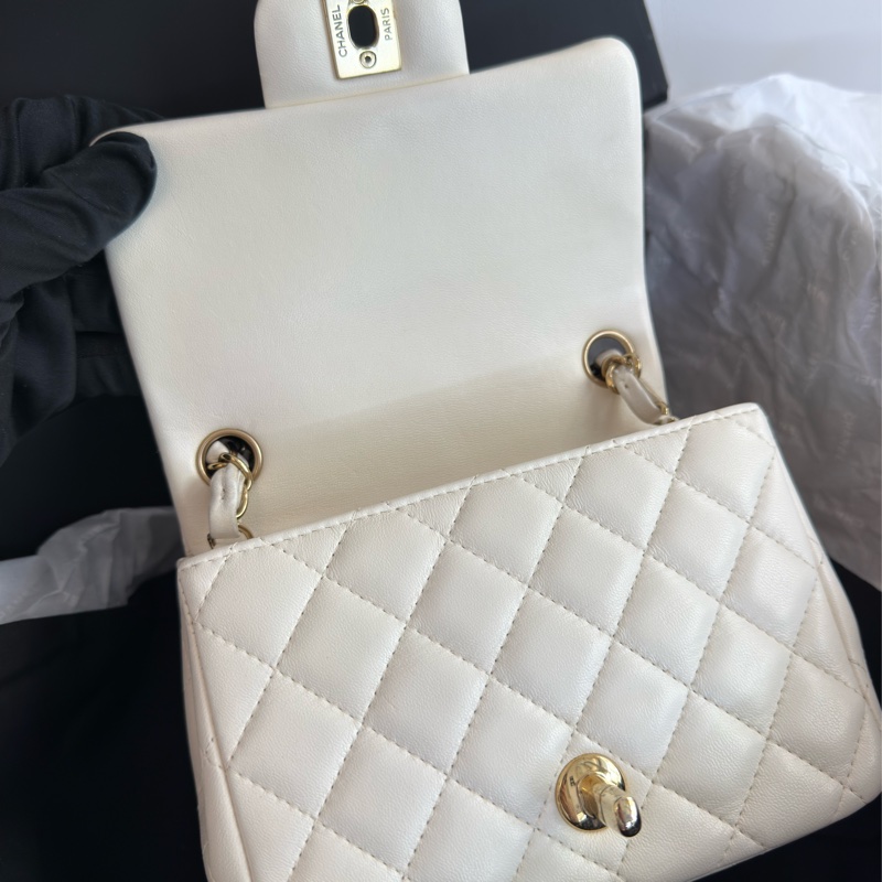 二手CHANEL白色羊皮金釦方胖A35200-7