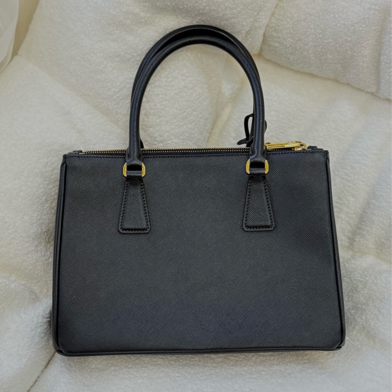 Prada 黑金殺手包小號-1