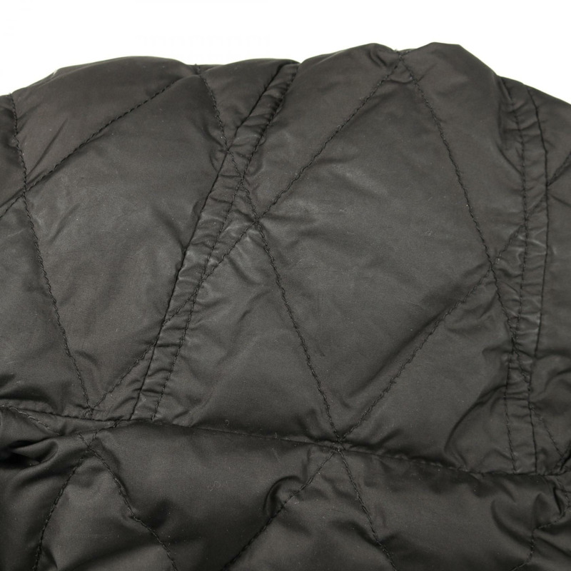 MONCLER 男士黑色尼龍聚酯羽絨外套（二手）-8