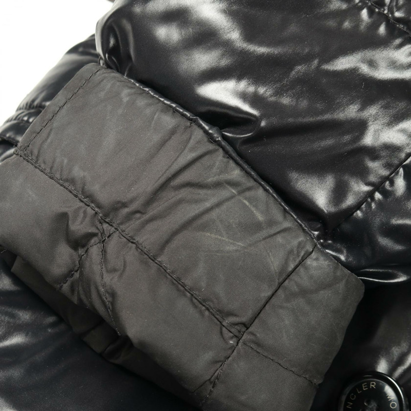 MONCLER 男士黑色尼龍聚酯羽絨外套（二手）-10