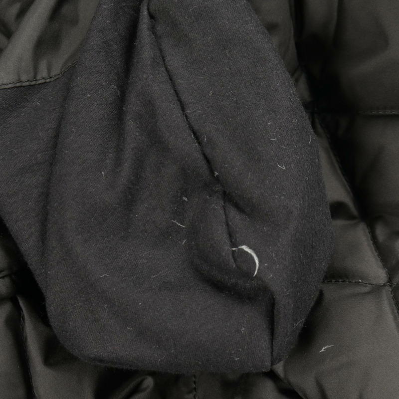 MONCLER 男士黑色尼龍聚酯羽絨外套（二手）-12