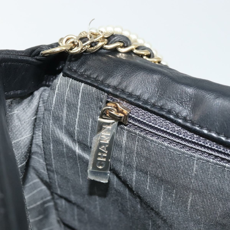 【日本直送】香奈兒 (CHANEL) 菱格紋鏈條手提包，羊皮材質，黑色，金色雙C標誌，正品 BA10326SM-21