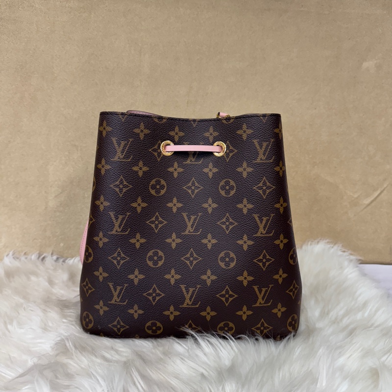 LV NeoNoe MM老花拼粉水桶包 晶片款-1